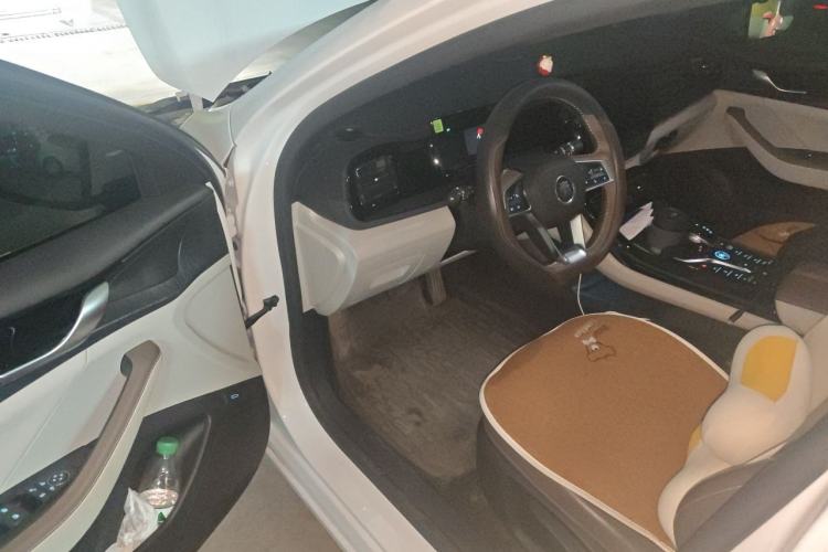 Used BYD Qin PLUS 2024 HONOR Edition DM-i 55KM Leading Model Driver Seat