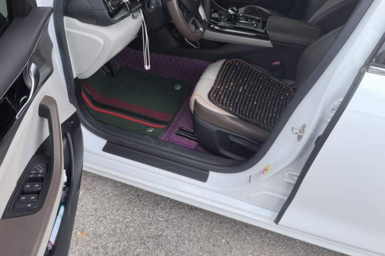 Used BYD Qin PLUS 2024 Honor Edition EV 510KM Leading Model Driver Seat