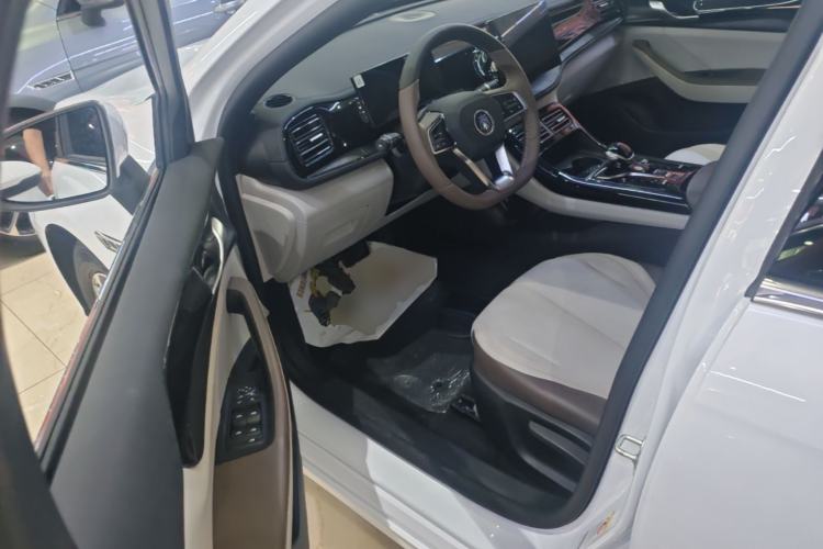 Used BYD Qin PLUS 2024 HONOR Edition DM-i 55KM Leading Model Driver Seat