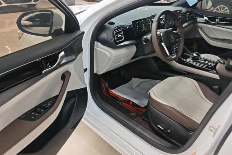 Used BYD Qin PLUS 2024 HONOR Edition DM-i 120KM Beyond Model Driver Seat