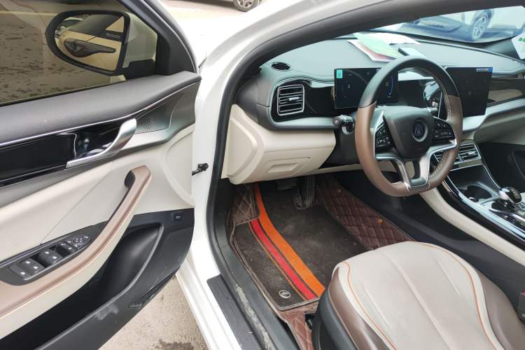Used BYD Qin PLUS 2024 Honor Edition EV 510KM Beyond Model Driver Seat