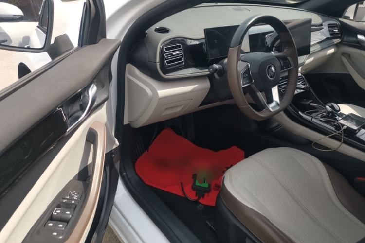 Used BYD Qin PLUS 2024 HONOR Edition DM-i 55KM Leading Model Driver Seat