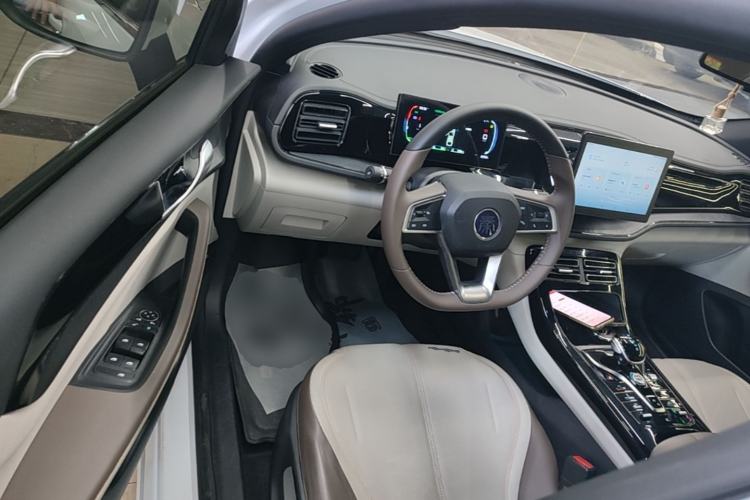 Used BYD Qin PLUS 2024 HONOR Edition DM-i 55KM Leading Model Driver Seat