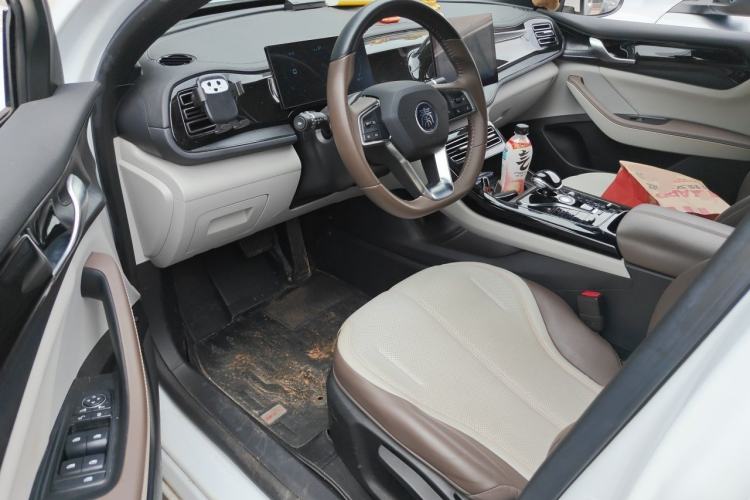 Used BYD Qin PLUS 2024 HONOR Edition DM-i 55KM Leading Model Driver Seat