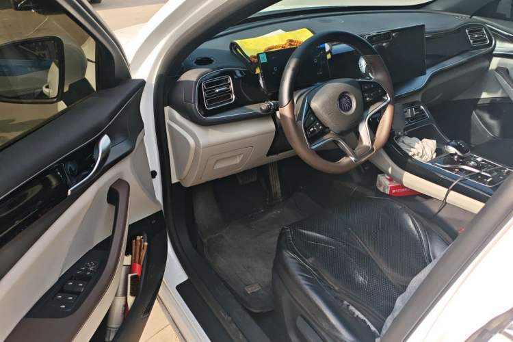 Used BYD Qin PLUS 2024 Honor Edition EV 510KM Leading Model Driver Seat