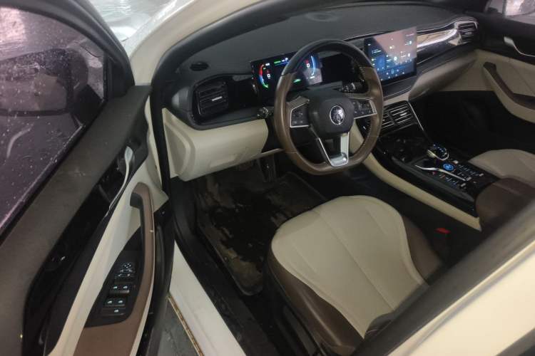 Used BYD Qin PLUS 2024 HONOR Edition DM-i 55KM Leading Model Driver Seat