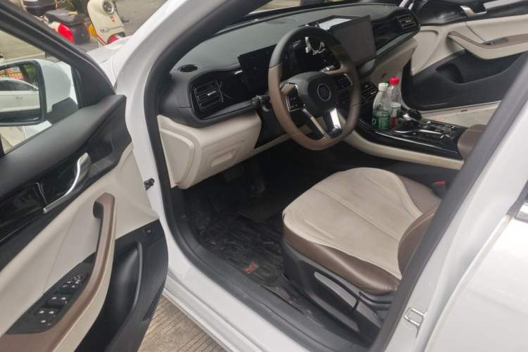Used BYD Qin PLUS 2024 HONOR Edition DM-i 55KM Leading Model Driver Seat
