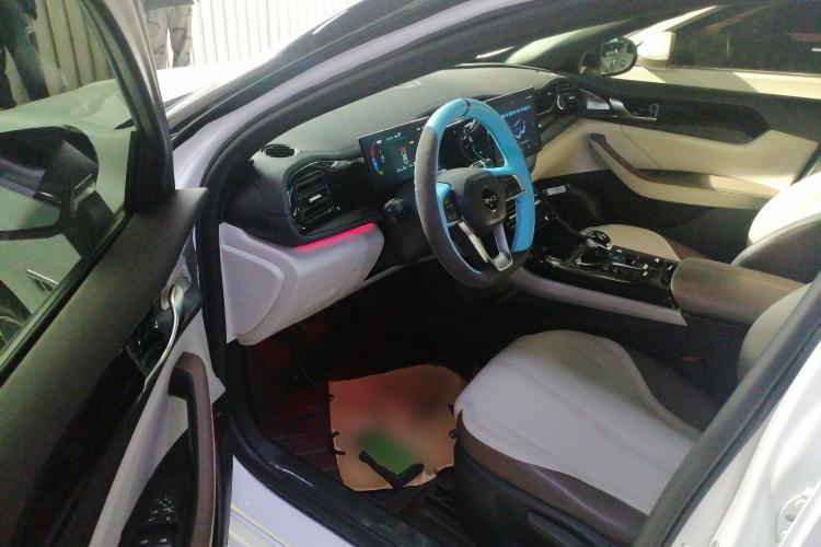 Used BYD Qin PLUS 2024 HONOR Edition DM-i 55KM Leading Model Driver Seat