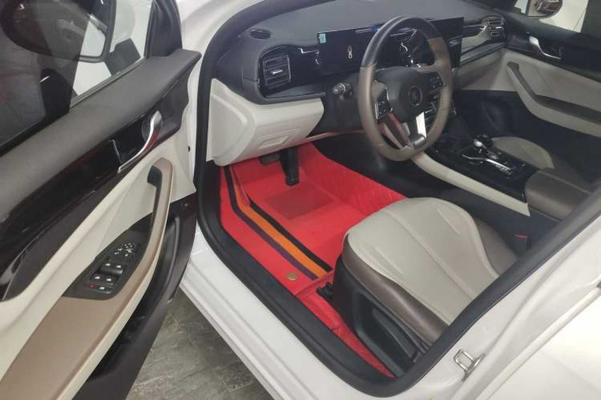 Used BYD Qin PLUS 2024 HONOR Edition DM-i 55KM Leading Model Driver Seat