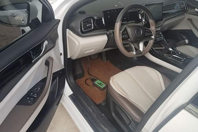 Used BYD Qin PLUS 2024 Honor Edition EV 510KM Leading Model Driver Seat