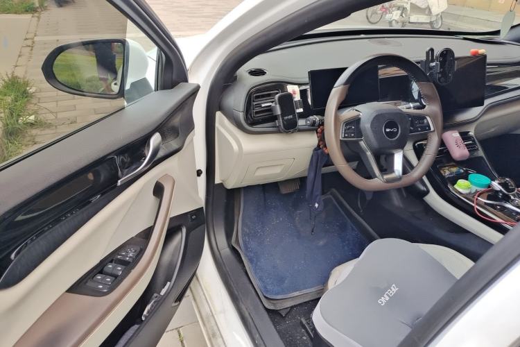 Used BYD Qin PLUS 2024 HONOR Edition DM-i 55KM Leading Model Driver Seat
