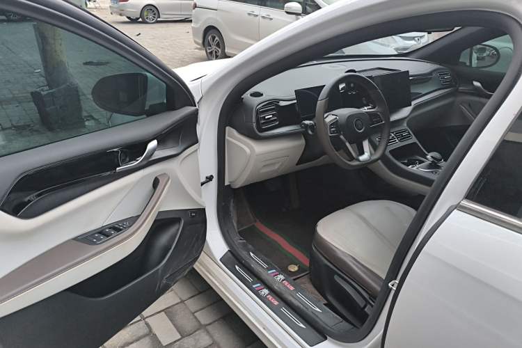 Used BYD Qin PLUS 2024 HONOR Edition DM-i 55KM Beyond Model Driver Seat
