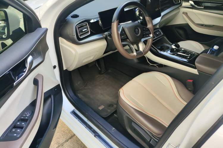 Used BYD Qin PLUS 2024 Honor Edition EV 510KM Leading Model Driver Seat