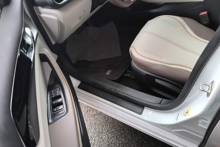 Used BYD Qin PLUS 2024 Honor Edition EV 510KM Leading Model Driver Seat