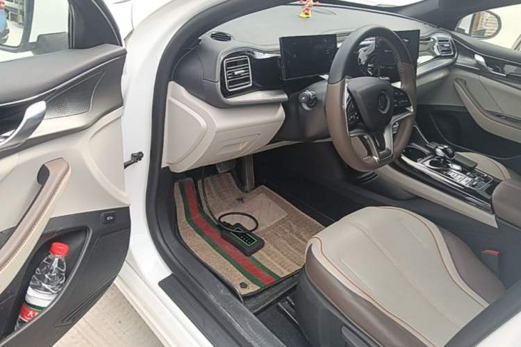 Used BYD Qin PLUS 2024 Honor Edition EV 420KM Leading Model Driver Seat