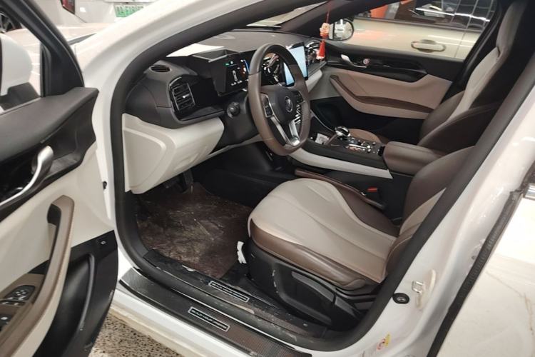 Used BYD Qin PLUS 2024 HONOR Edition DM-i 55KM Leading Model Driver Seat