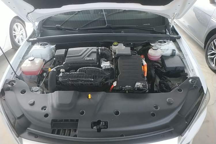 Used BYD Qin PLUS 2024 HONOR Edition DM-i 55KM Leading Model Engine Bay