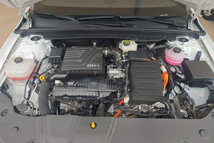 Used BYD Qin PLUS 2024 HONOR Edition DM-i 55KM Leading Model Engine Bay