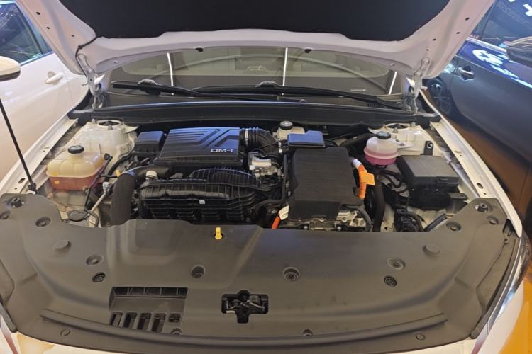 Used BYD Qin PLUS 2024 HONOR Edition DM-i 55KM Leading Model Engine Bay