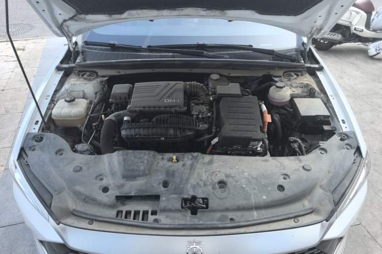 Used BYD Qin PLUS 2024 HONOR Edition DM-i 55KM Leading Model Engine Bay