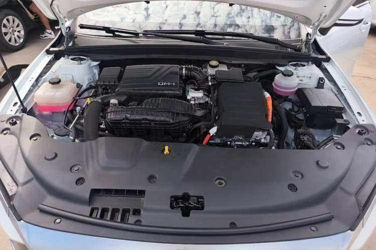 Used BYD Qin PLUS 2024 HONOR Edition DM-i 55KM Leading Model Engine Bay
