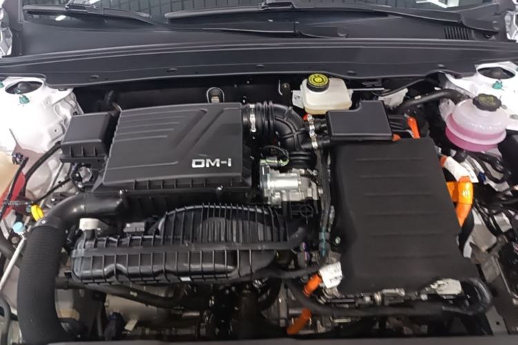 Used BYD Qin PLUS 2024 HONOR Edition DM-i 55KM Leading Model Engine Bay