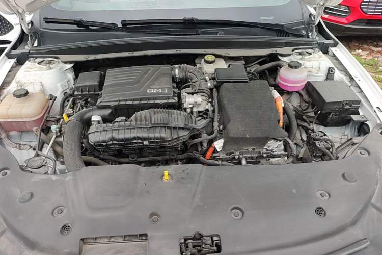 Used BYD Qin PLUS 2024 HONOR Edition DM-i 55KM Leading Model Engine Bay