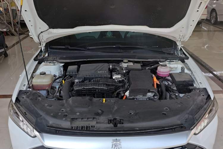 Used BYD Qin PLUS 2024 HONOR Edition DM-i 55KM Leading Model Engine Bay