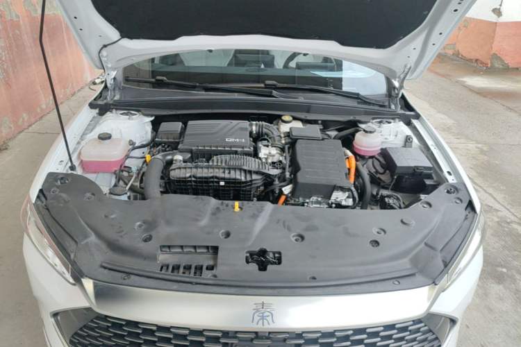 Used BYD Qin PLUS 2024 HONOR Edition DM-i 55KM Leading Model Engine Bay