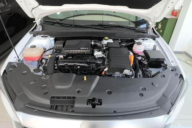 Used BYD Qin PLUS 2024 HONOR Edition DM-i 55KM Leading Model Engine Bay