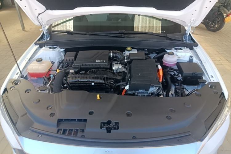 Used BYD Qin PLUS 2024 HONOR Edition DM-i 55KM Leading Model Engine Bay