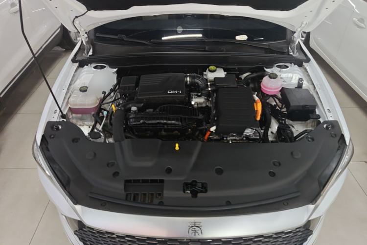 Used BYD Qin PLUS 2024 HONOR Edition DM-i 55KM Leading Model Engine Bay