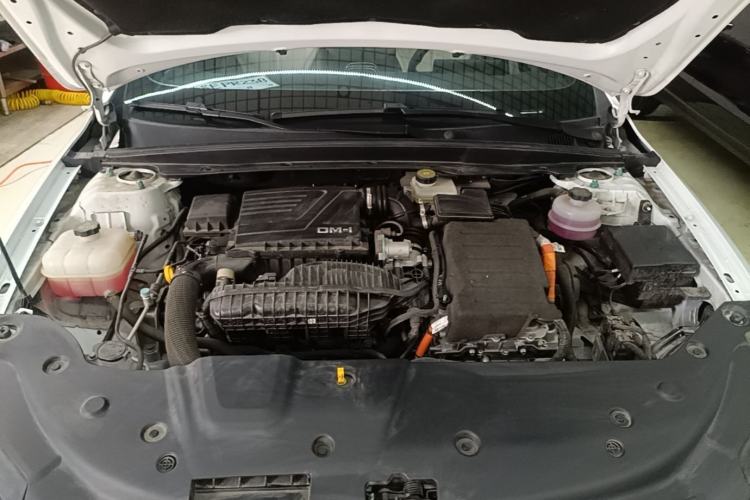 Used BYD Qin PLUS 2024 HONOR Edition DM-i 55KM Leading Model Engine Bay