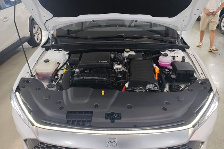 Used BYD Qin PLUS 2024 HONOR Edition DM-i 55KM Leading Model Engine Bay