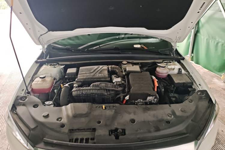 Used BYD Qin PLUS 2024 HONOR Edition DM-i 55KM Leading Model Engine Bay