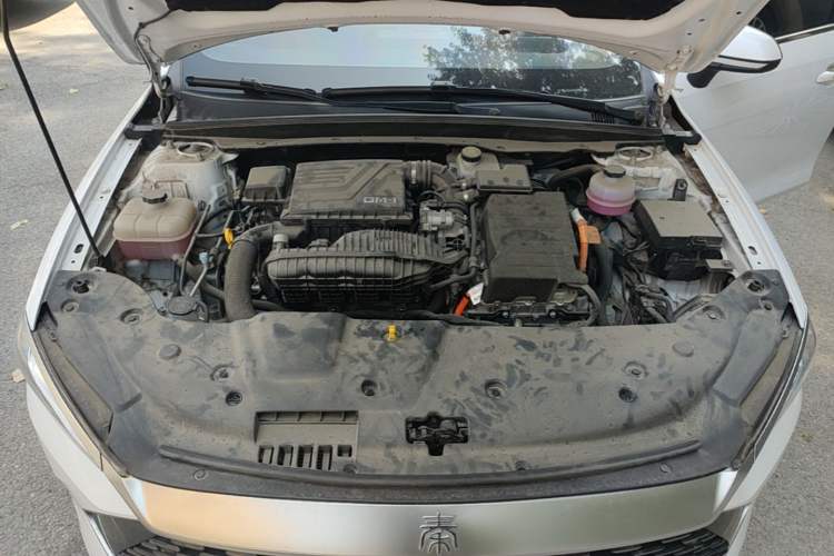 Used BYD Qin PLUS 2024 HONOR Edition DM-i 55KM Leading Model Engine Bay