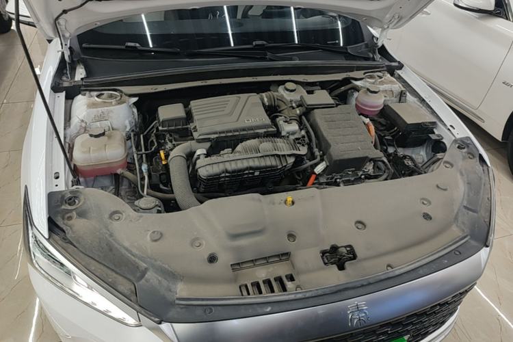 Used BYD Qin PLUS 2024 HONOR Edition DM-i 55KM Leading Model Engine Bay