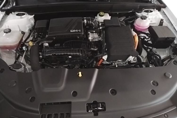 Used BYD Qin PLUS 2024 HONOR Edition DM-i 55KM Leading Model Engine Bay