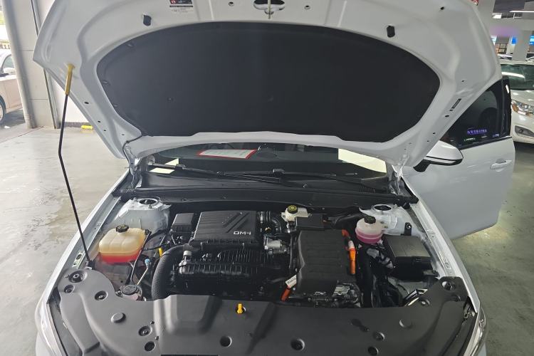 Used BYD Qin PLUS 2024 HONOR Edition DM-i 55KM Leading Model Engine Bay