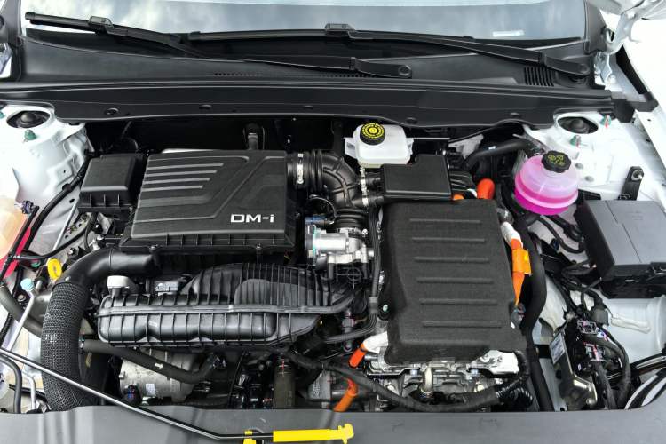 Used BYD Qin PLUS 2024 HONOR Edition DM-i 55KM Leading Model Engine Bay