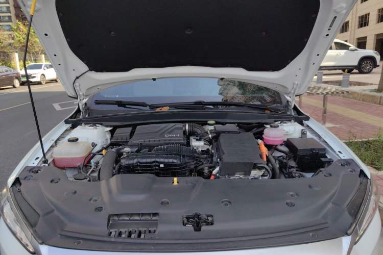 Used BYD Qin PLUS 2024 HONOR Edition DM-i 55KM Leading Model Engine Bay