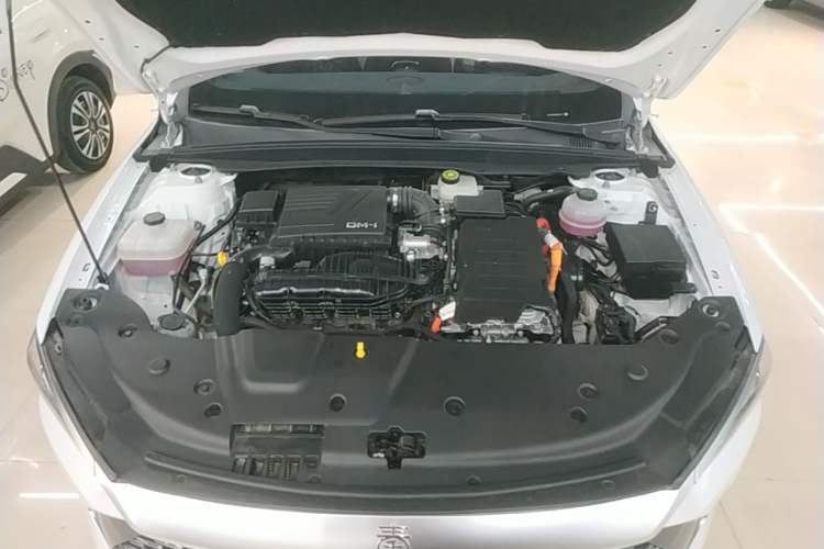 Used BYD Qin PLUS 2024 HONOR Edition DM-i 55KM Leading Model Engine Bay