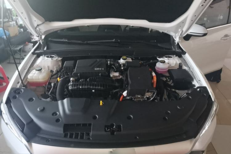 Used BYD Qin PLUS 2024 HONOR Edition DM-i 55KM Leading Model Engine Bay