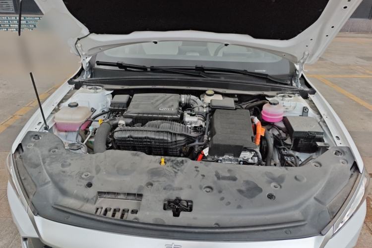 Used BYD Qin PLUS 2024 HONOR Edition DM-i 55KM Leading Model Engine Bay