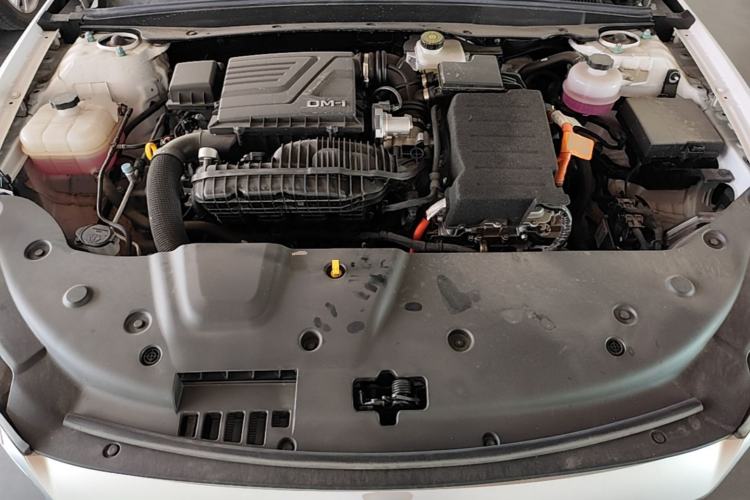 Used BYD Qin PLUS 2024 HONOR Edition DM-i 55KM Leading Model Engine Bay