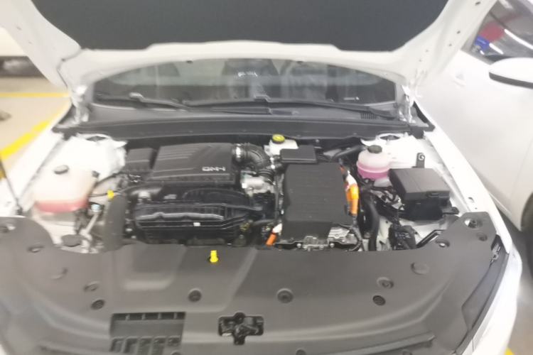 Used BYD Qin PLUS 2024 HONOR Edition DM-i 55KM Leading Model Engine Bay