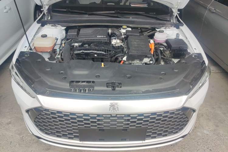 Used BYD Qin PLUS 2024 HONOR Edition DM-i 55KM Leading Model Engine Bay