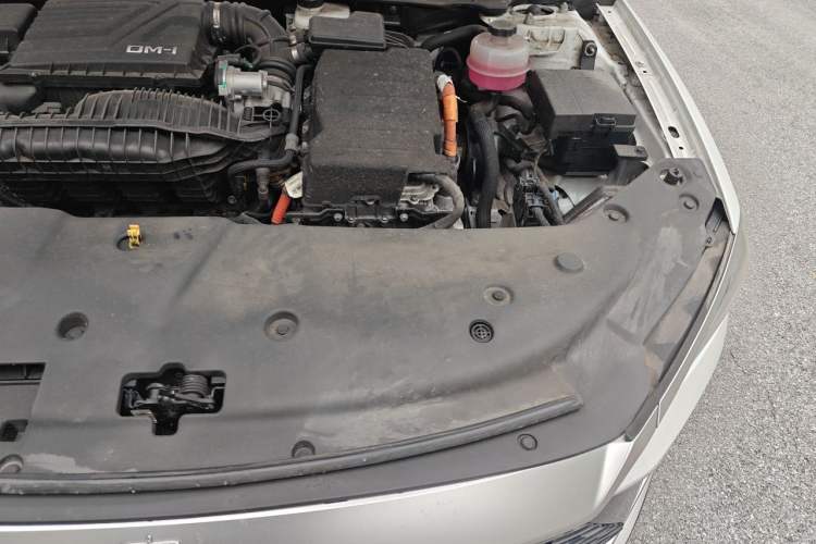 Used BYD Qin PLUS 2024 HONOR Edition DM-i 55KM Beyond Model Engine Bay Left