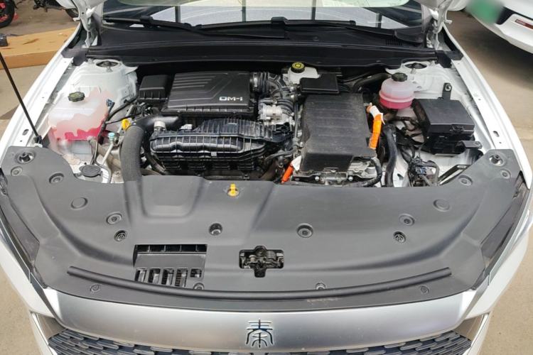 Used BYD Qin PLUS 2024 HONOR Edition DM-i 55KM Leading Model Engine Bay