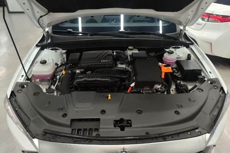 Used BYD Qin PLUS 2024 HONOR Edition DM-i 55KM Leading Model Engine Bay